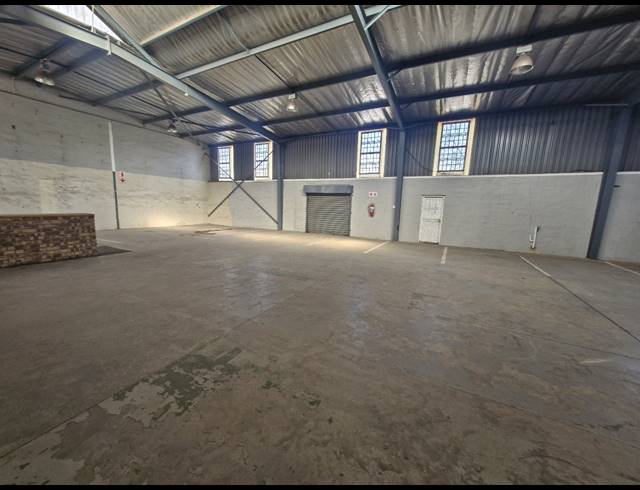 480M² WAREHOUSE TO LET IN DENVER